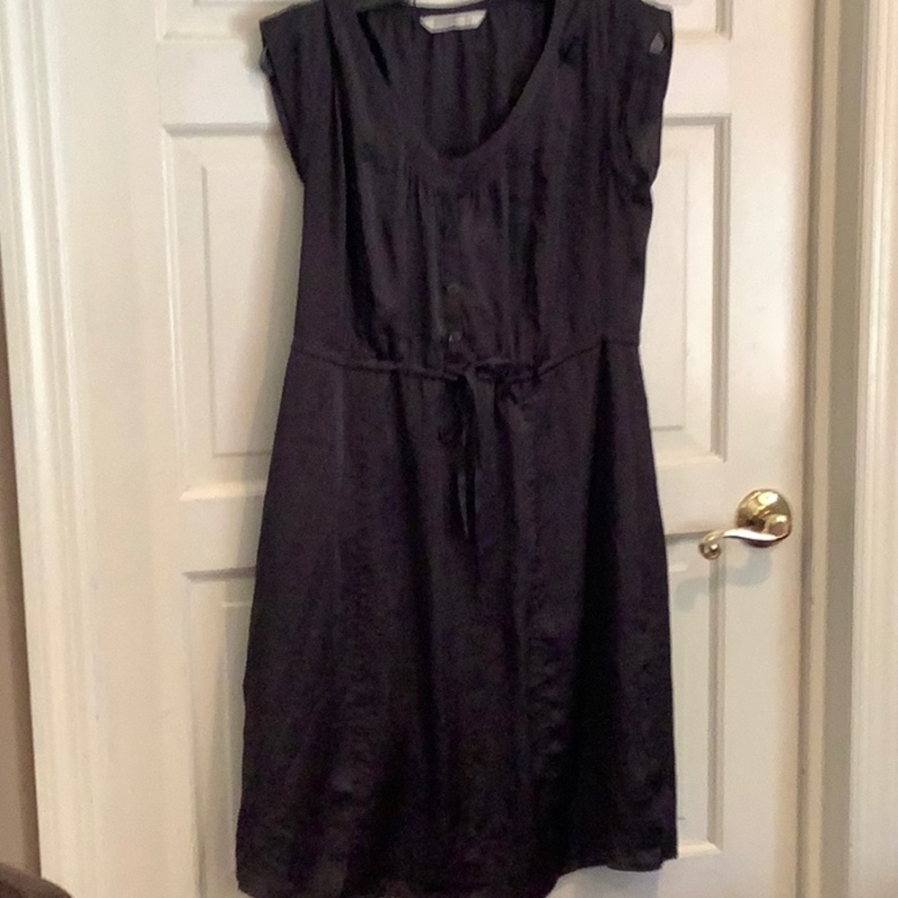 Old navy maternity dress silky material size small